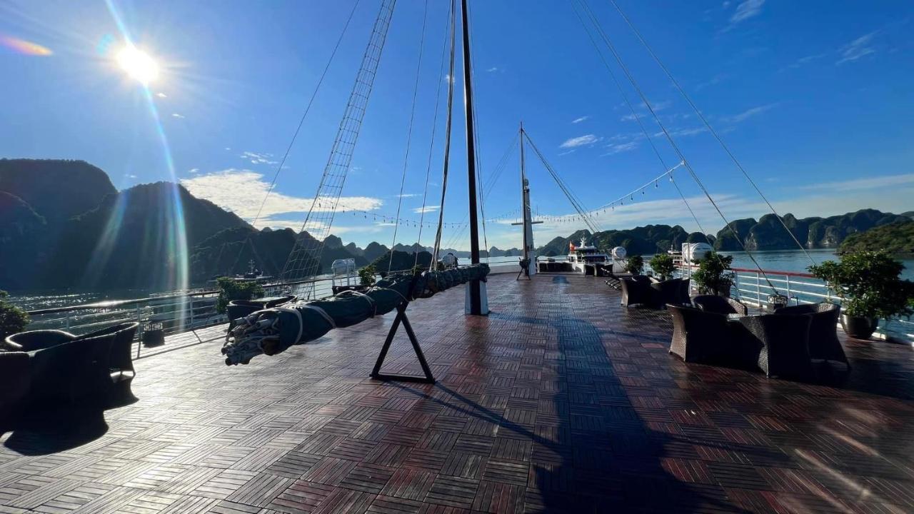 Erina Cruise By Hag Hotel Ha Long Bagian luar foto