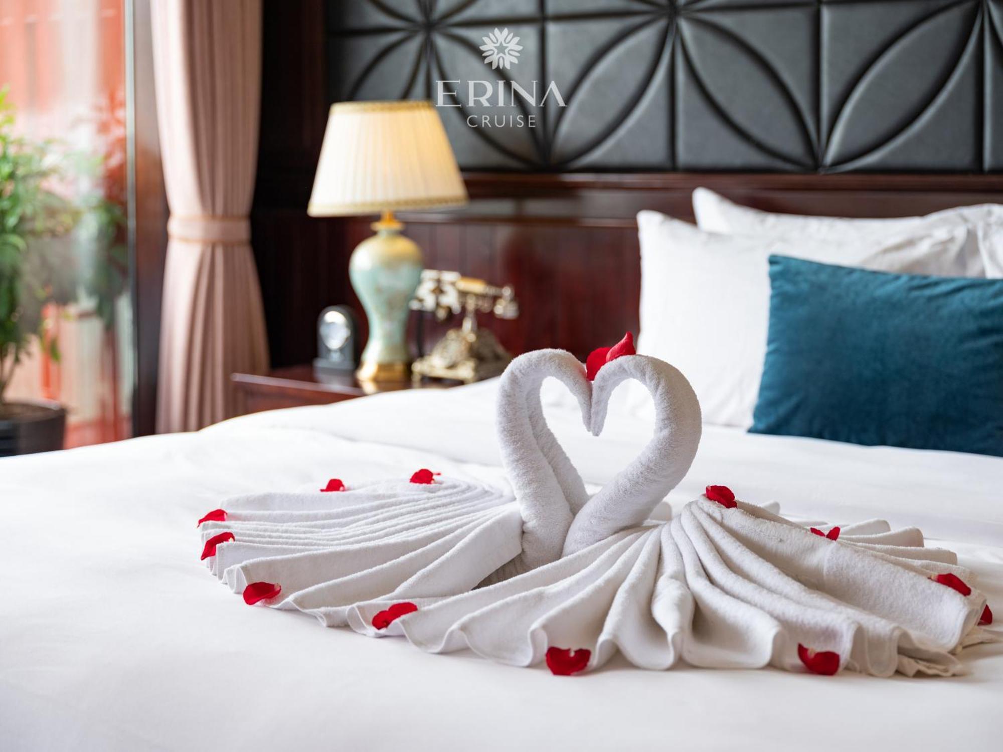 Erina Cruise By Hag Hotel Ha Long Bagian luar foto