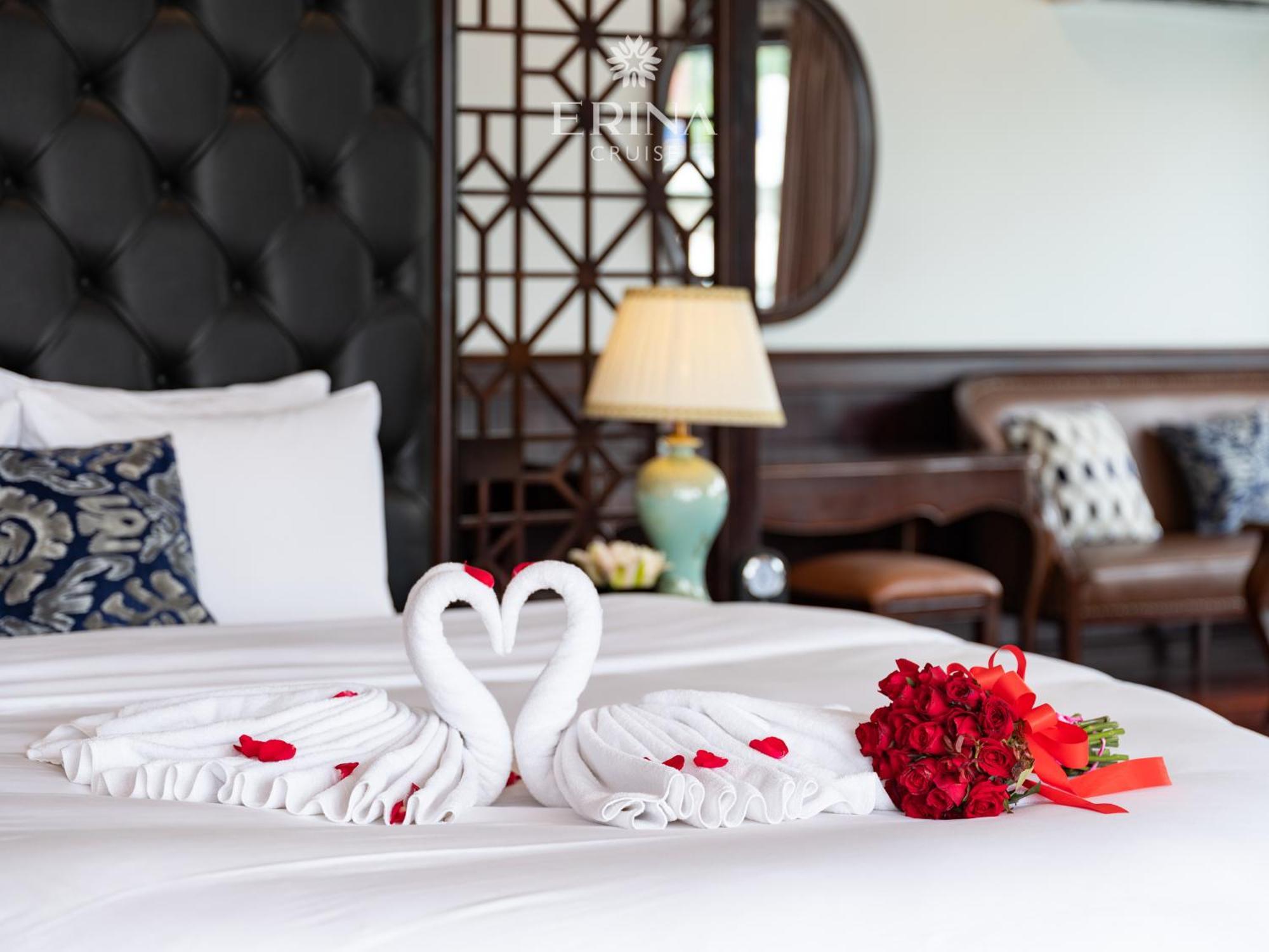 Erina Cruise By Hag Hotel Ha Long Bagian luar foto